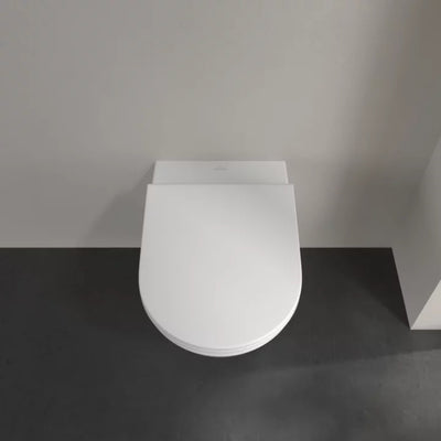 4670T9R1 Villeroy & Boch Universo Combi-Pack CeramicPlus TwistFlush viseča brezrobna WC školjka z WC desko s počasnim zapiranjem