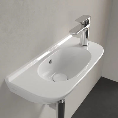 536153R1 Villeroy & Boch O.Novo Compact CeramicPlus 50 x 25 cm keramični umivalnik desna izvedba