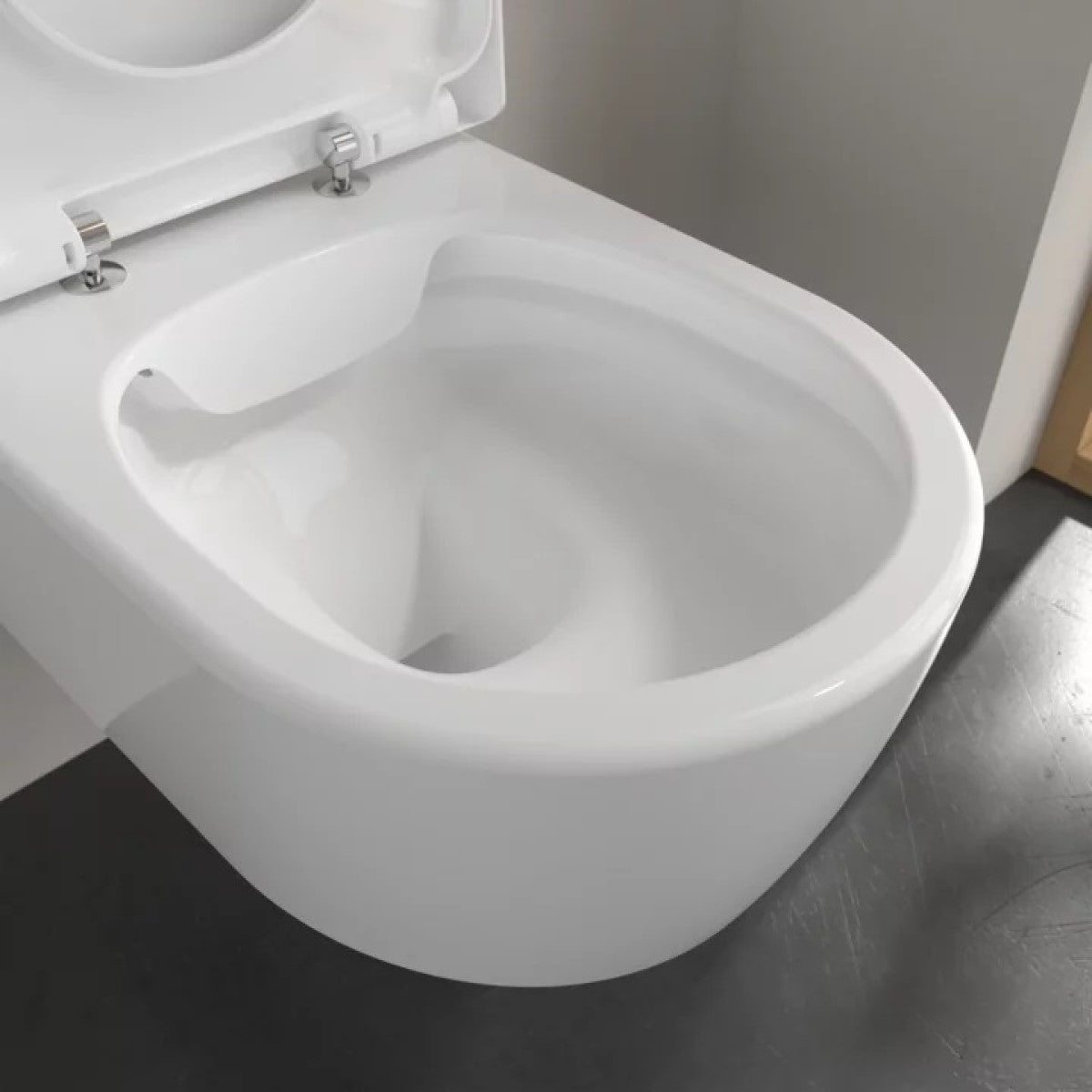 5656HR01 Villeroy & Boch Avento Combi-Pack viseča WC školjka z WC desko s počasnim zapiranjem