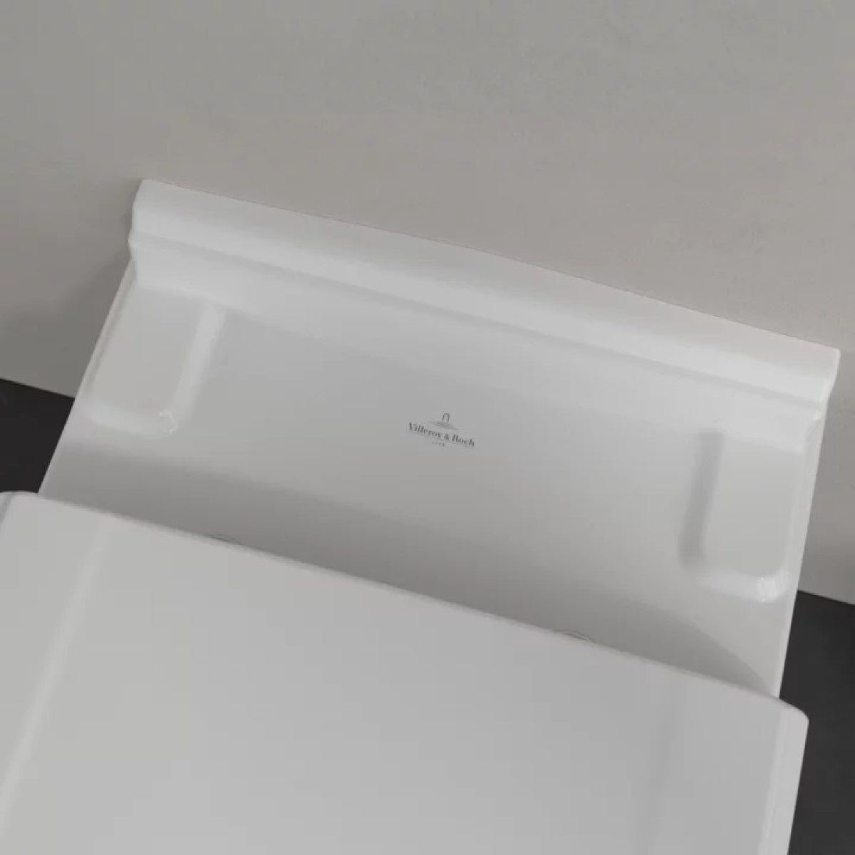 6661B0R1 Villeroy & Boch Hommage CeramicPlus viseča WC školjka