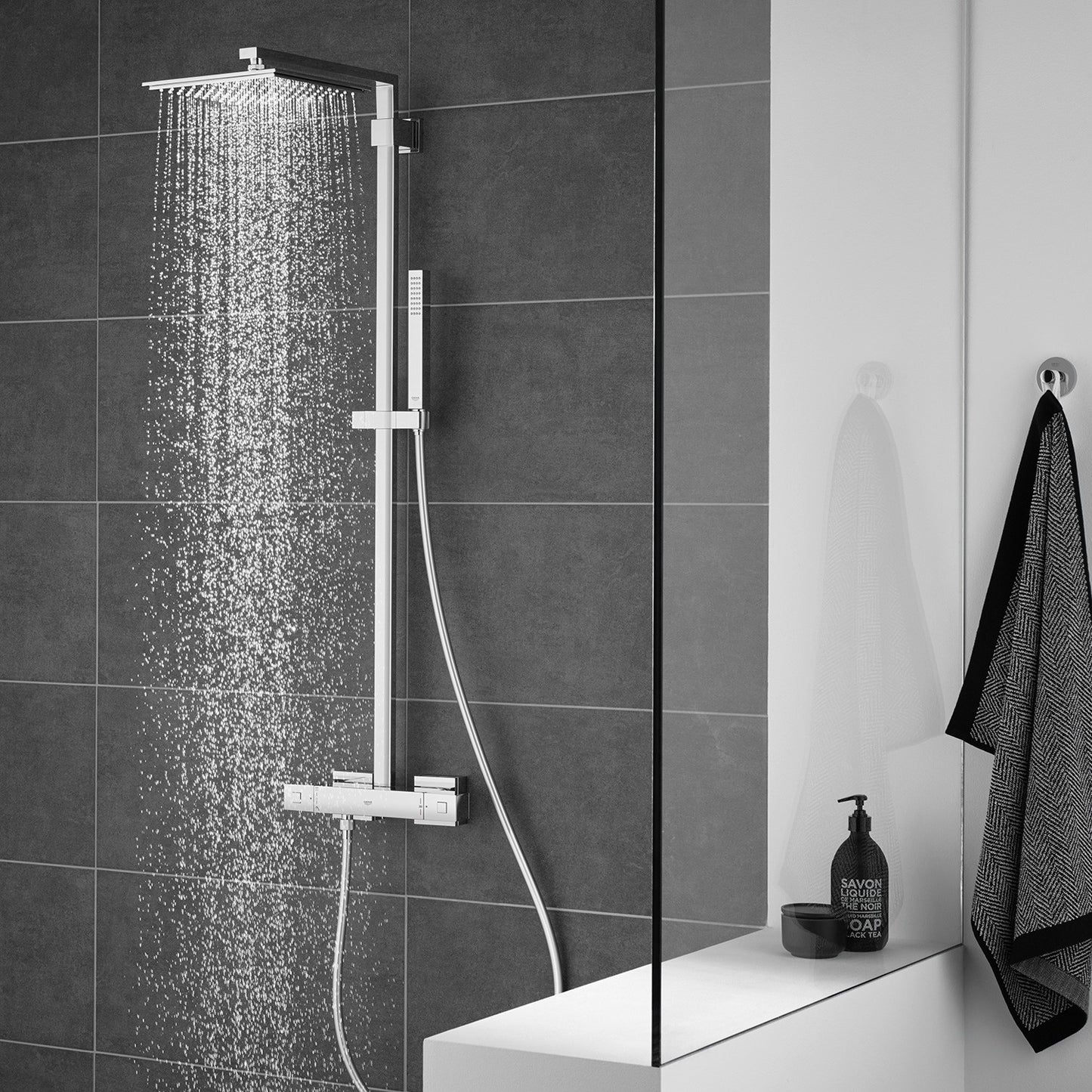 Tuš sistemi — 26087000 Grohe Euphoria Cube XXL 230 termostatska armatura s tuš setom | SAN-KERAMIKA.SI