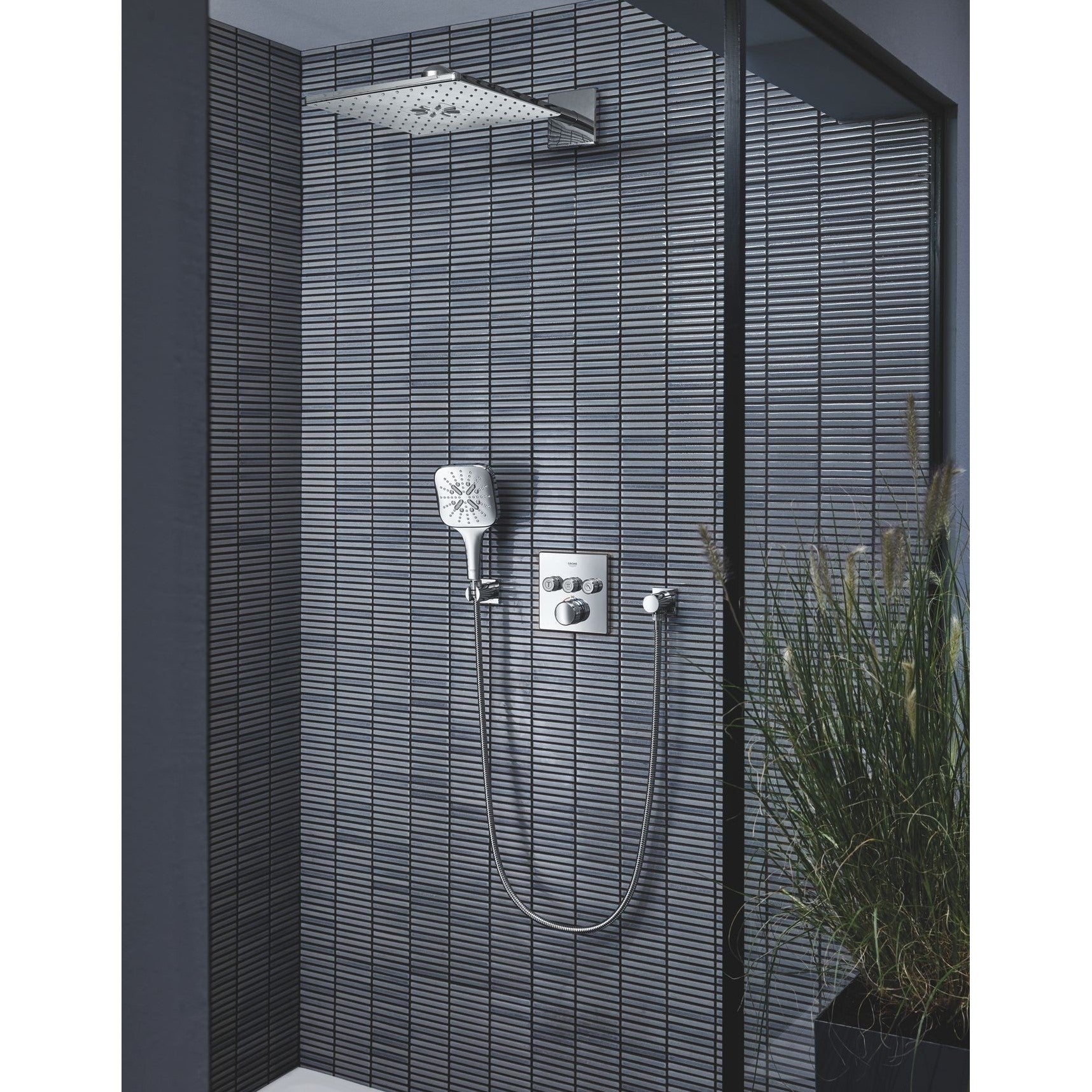 Nadglavne prhe — 26479000 Grohe Rainshower SmartActive Cube 310 nadglavna prha | SAN-KERAMIKA.SI