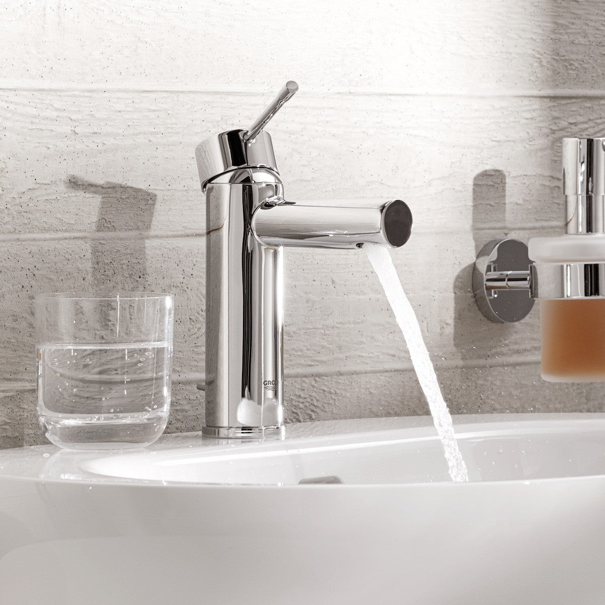 32898001 Grohe Essence New armatura za umivalnik