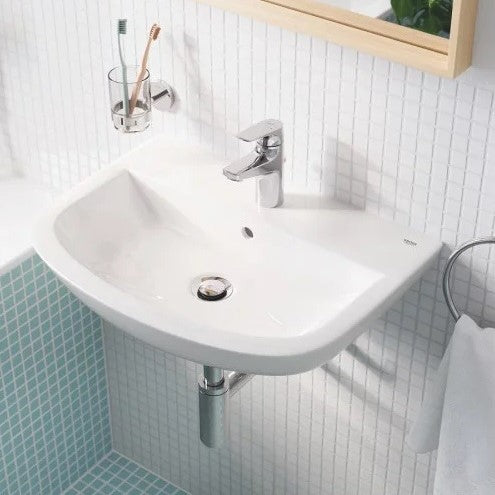 39440000 Grohe Bau Ceramic 55 x 38 cm stenski keramični umivalnik z odprtino za armaturo